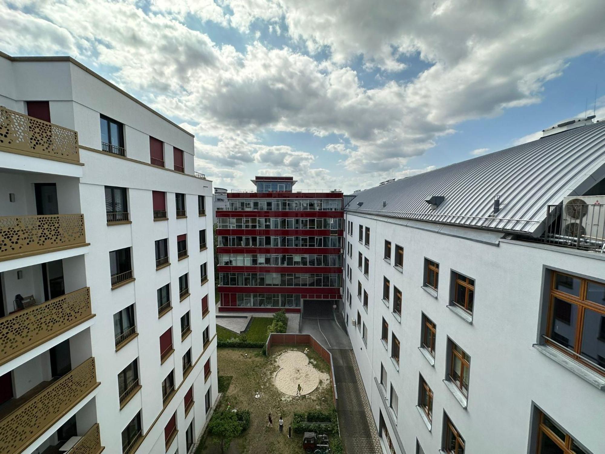 Either Private 2B2B Or Shared 1B1B, Luxury, Bright, Spacious Berlim Exterior foto